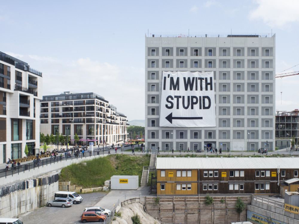 Mailand / Innenhof I’m with stupid